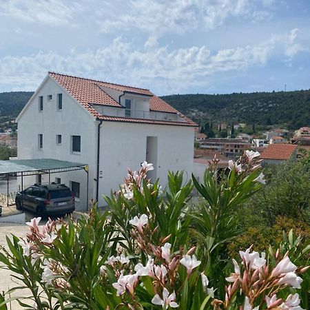 Apartmani Kamil Marina Zewnętrze zdjęcie