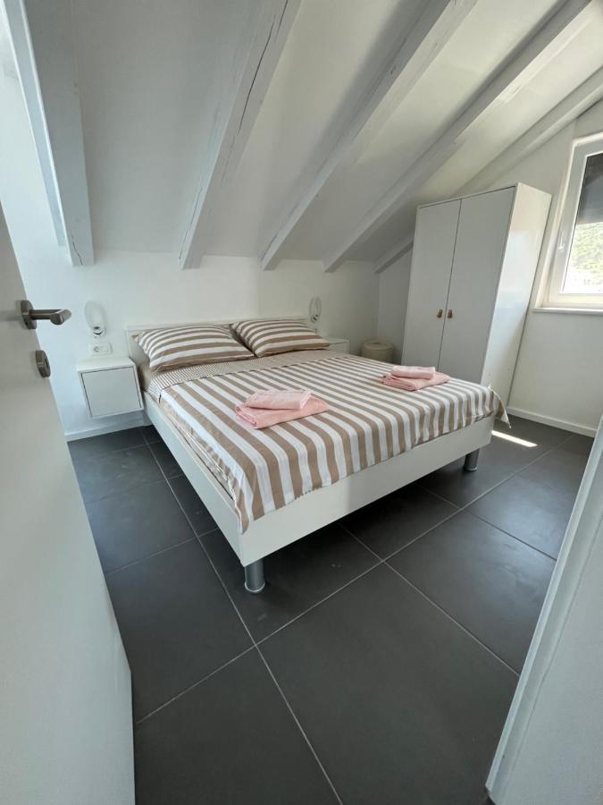Apartmani Kamil Marina Zewnętrze zdjęcie