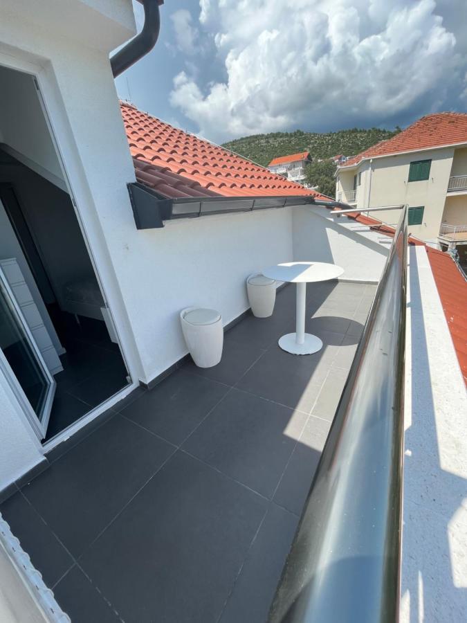 Apartmani Kamil Marina Zewnętrze zdjęcie